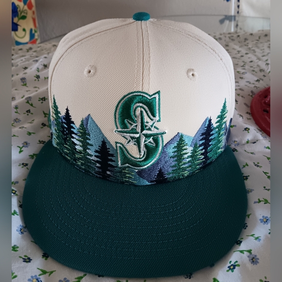 Other - New era 59fifty seattle mariners outdoors hat